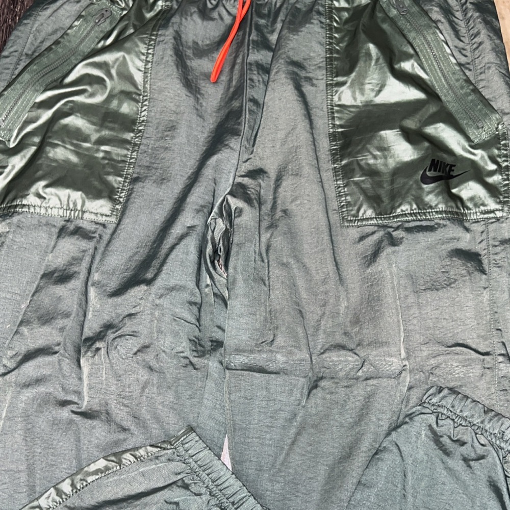 Nike Joggers ** NEW**